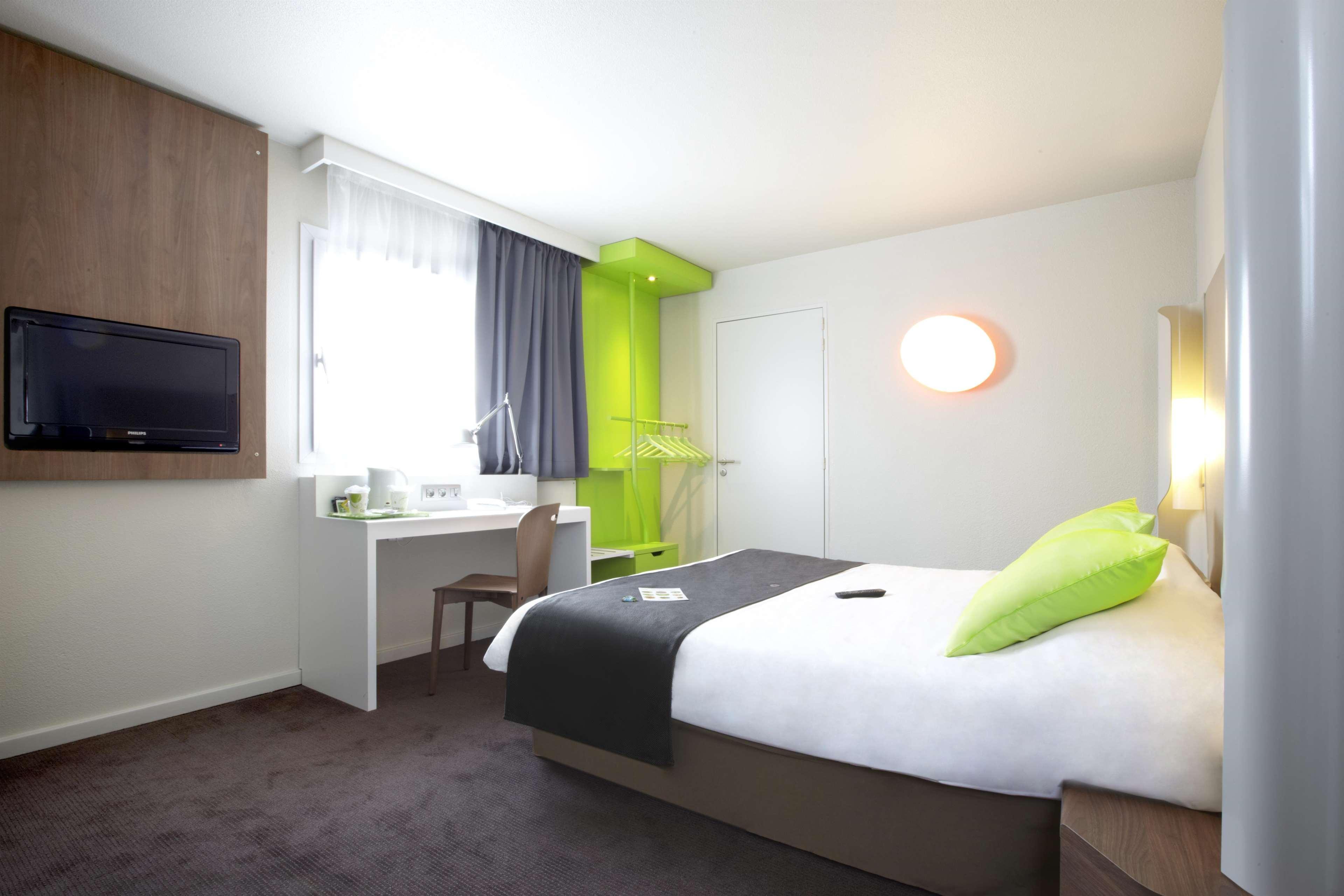 Hotel Campanile Lyon Ouest Tassin Exterior foto
