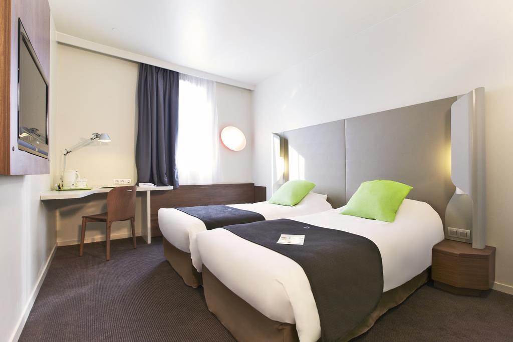 Hotel Campanile Lyon Ouest Tassin Exterior foto